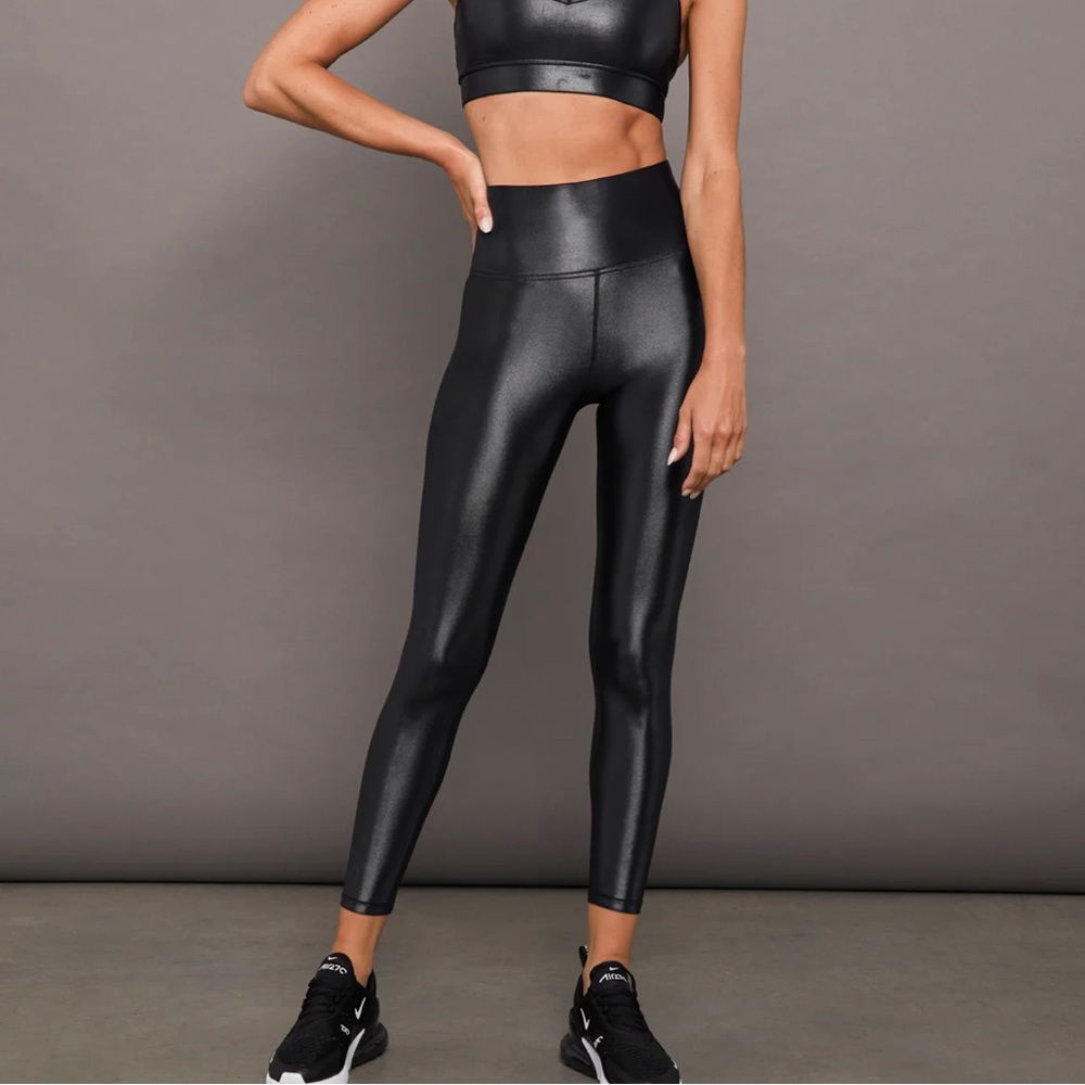 Carbon 38 black shiny leggings